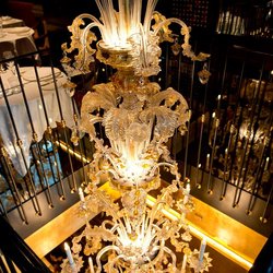 emily ristaurante lustre